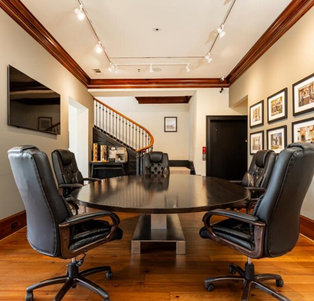 More Photos Of 425 Peachtree Hills Ave NE, Atlanta Freestanding For Sale
