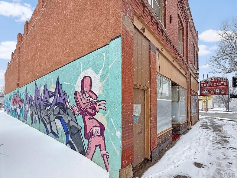 More Photos Of 424 W Northern Ave, Pueblo Restaurant For Sale