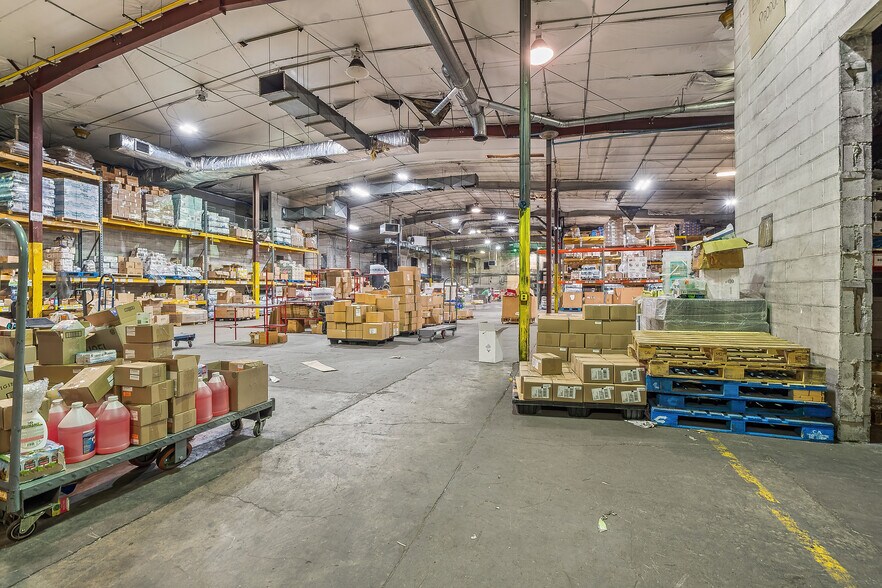 More Photos Of 555 Country Club Rd, Dallas Warehouse For Sale