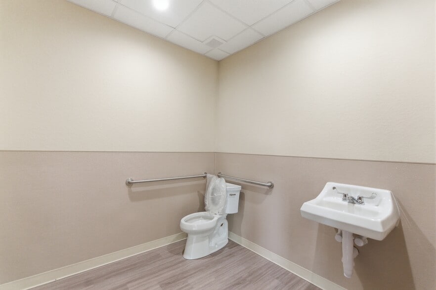 More Photos Of 764 Soechting Rd, New Braunfels Unknown For Lease