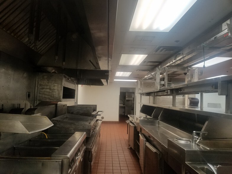 More Photos Of 1405 Mn-33 S, Cloquet Restaurant For Lease