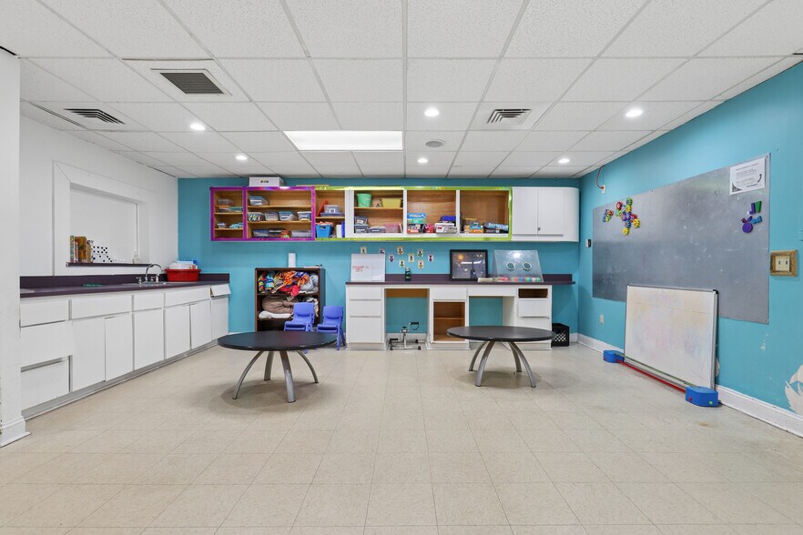 More Photos Of 772 Foxridge Center Dr, Orange Park Office For Sale