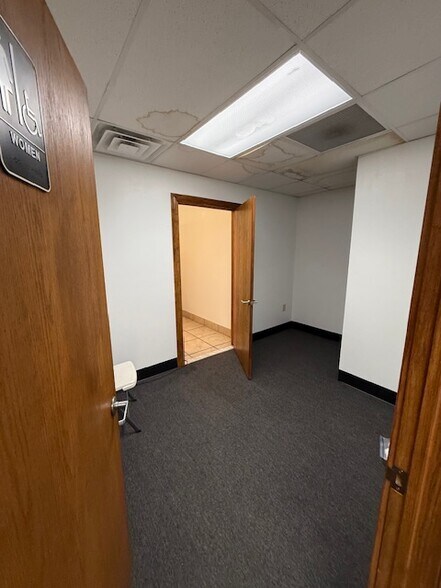 More Photos Of 12001 Shaker Blvd, Cleveland Medical For Sale