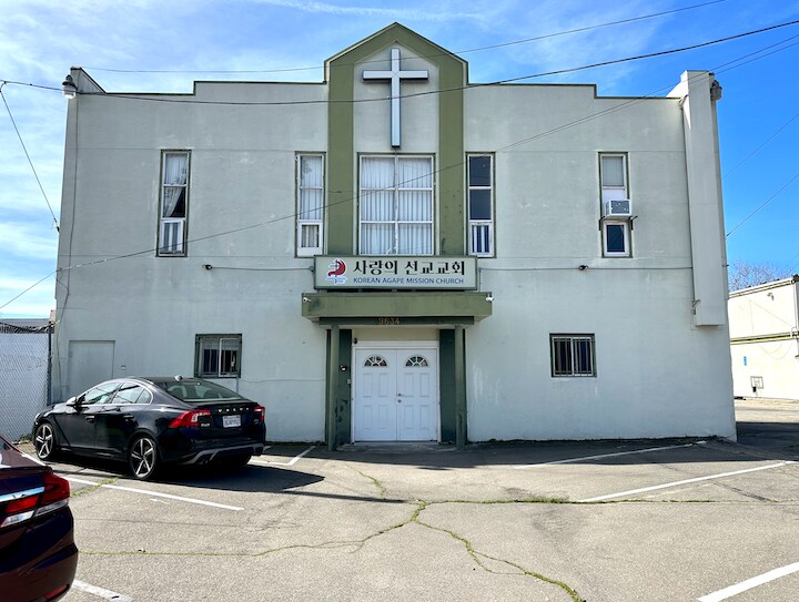 More Photos Of 9629 Holly St, Oakland Religious Facility For Sale