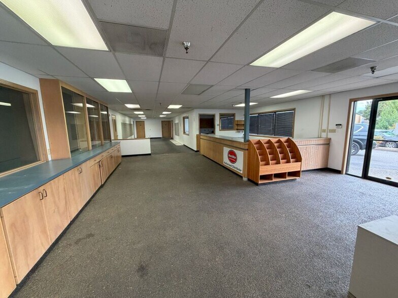 More Photos Of 6789 SW 111th Ave, Beaverton Warehouse For Lease