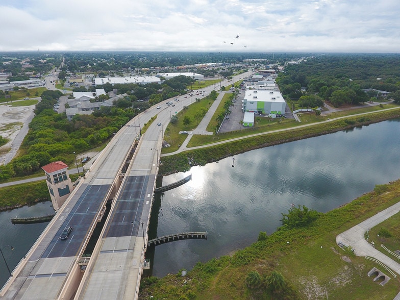 More Photos Of 1505 Tamiami Trl S, Venice Medical For Sale