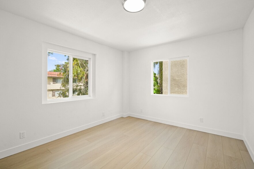 More Photos Of 7010 Lennox Ave, Van Nuys Apartments For Sale