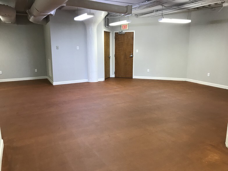 More Photos Of 1230 W Morehead St, Charlotte Loft Creative Space For Lease