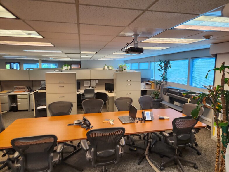 More Photos Of 13975 Interurban Ave S, Tukwila Office For Lease