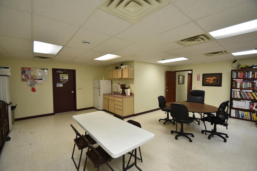 More Photos Of 909 34th St N, Fargo Industrial For Lease