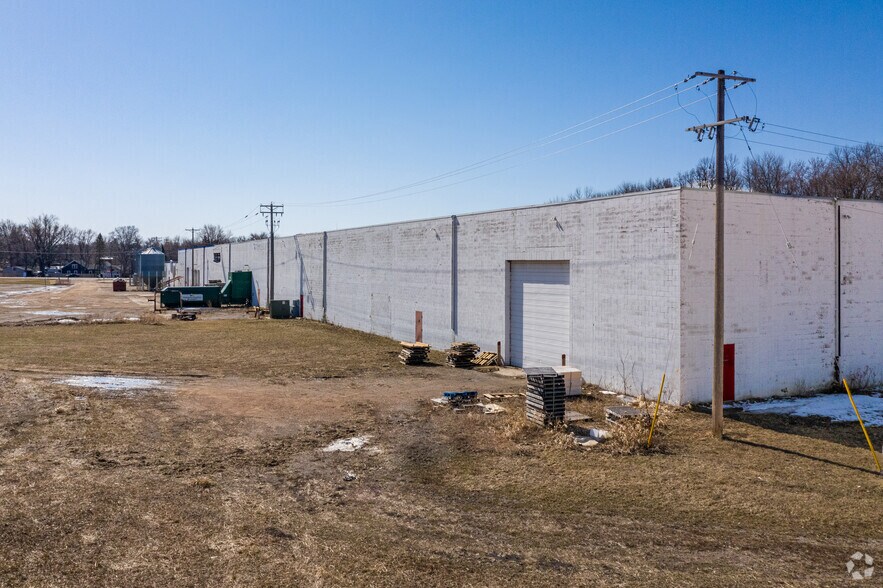 More Photos Of 5370 Highway 12, Maple Plain Manufacturing For Lease