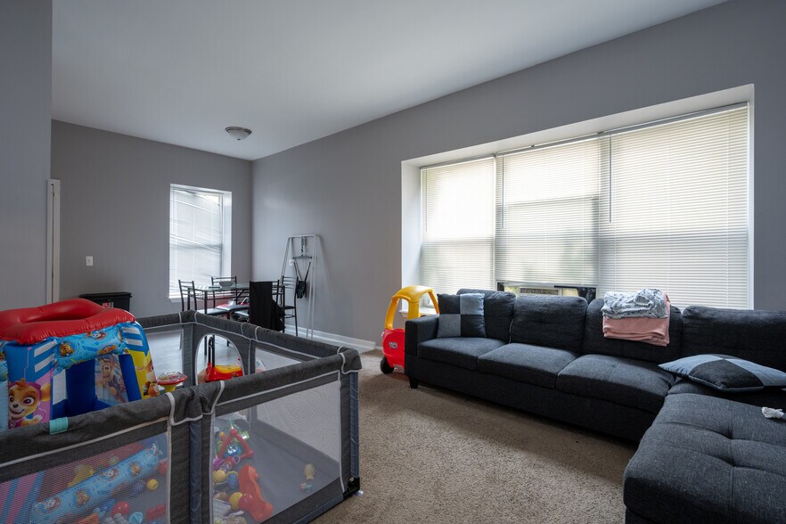 More Photos Of 4119-4129 S Ellis Ave, Chicago Apartments For Sale