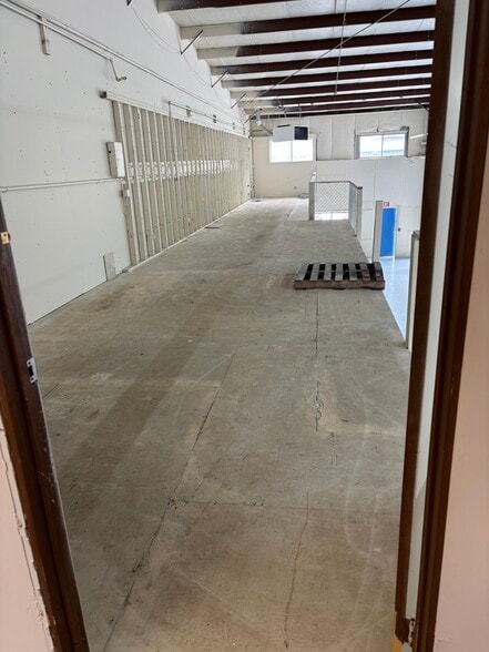 More Photos Of 163 SW Freeman Ave, Hillsboro Warehouse For Lease