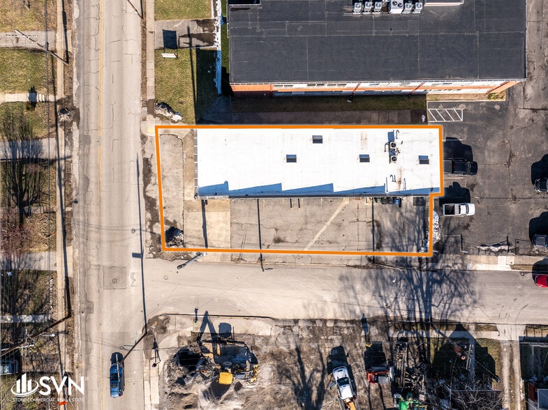 More Photos Of 1200 N Limestone, Lexington Storefront Retail Office For Sale
