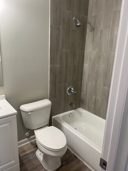 More Photos Of 3893 Pikes Peak Ave, Memphis Apartments For Sale