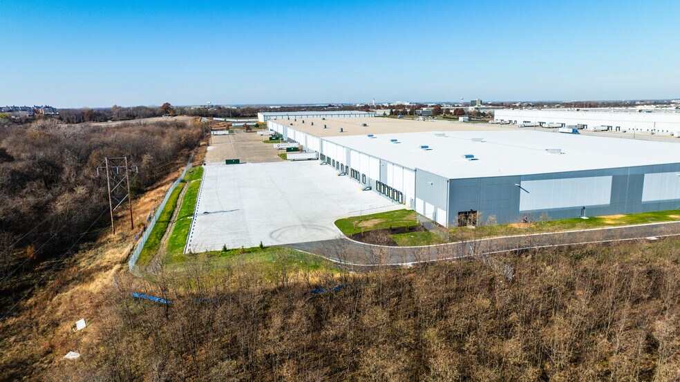 More Photos Of 7501 NW 106th Ter, Kansas City Distribution For Lease