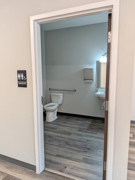 More Photos Of 8520 Allentown Pike, Blandon Unknown For Lease