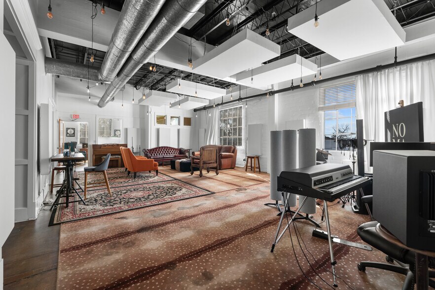 More Photos Of 939 N Magnolia Ave, Ocala Freestanding For Sale