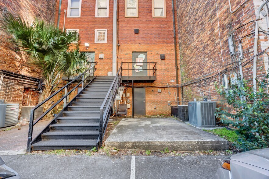 More Photos Of 271 N Front St, Wilmington General Retail For Sale