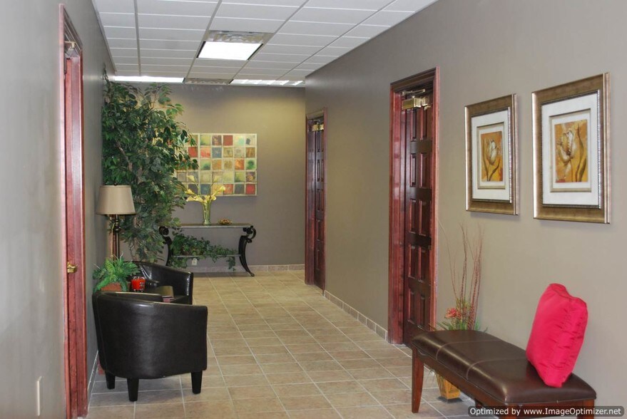 More Photos Of 185-195 Buckley Dr, Rockford Office For Lease
