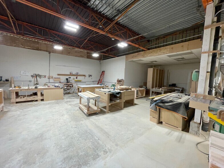 More Photos Of 1318 Kossuth St, Bridgeport Industrial For Sale