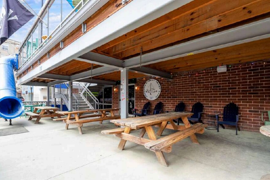 More Photos Of 710 W Johnson St, Raleigh Bar For Sale