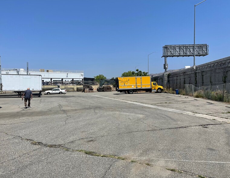 More Photos Of 2930 N San Fernando Blvd, Burbank Warehouse For Sale