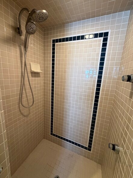 More Photos Of 3560 Front St, San Diego Multifamily For Sale
