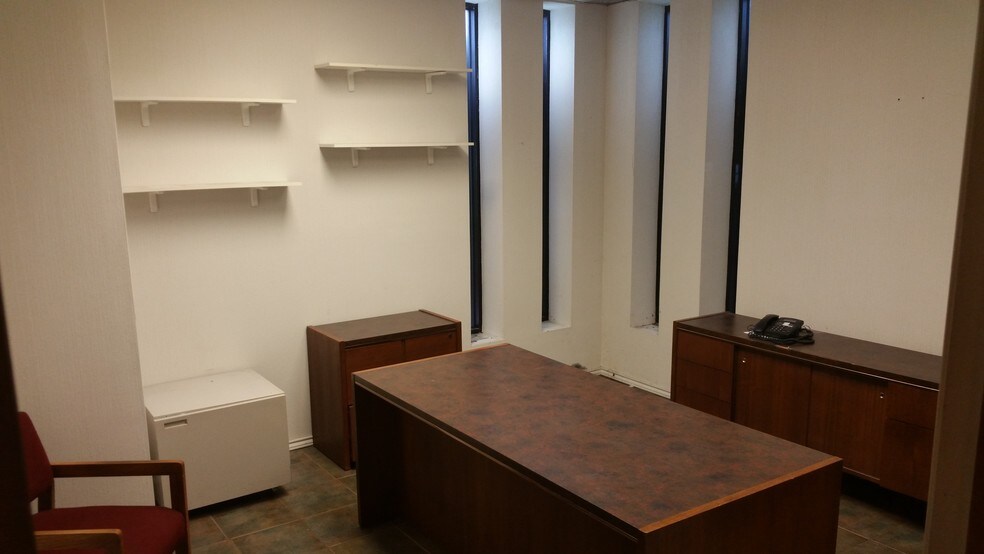 More Photos Of 1155 Cedar Ridge Dr, Duncanville Warehouse For Lease