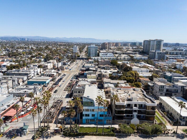 More Photos Of 3111 Ocean Front Walk, Marina Del Rey Apartments For Sale