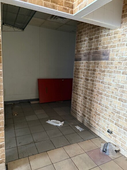 More Photos Of 520-528 Clarkson Ave, Brooklyn Storefront For Lease