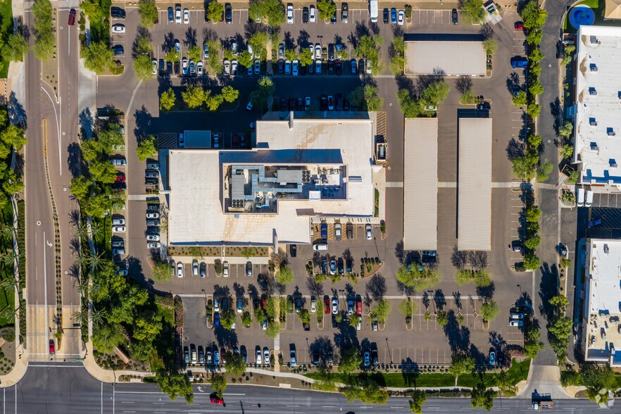 More Photos Of 9250 W Thomas Rd, Phoenix Medical For Lease