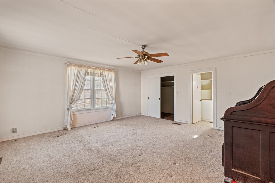 More Photos Of 902 Court St, Waynesboro Flex For Sale