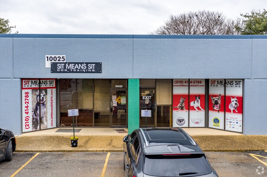 More Photos Of 9929 Broadway St, San Antonio Unknown For Lease