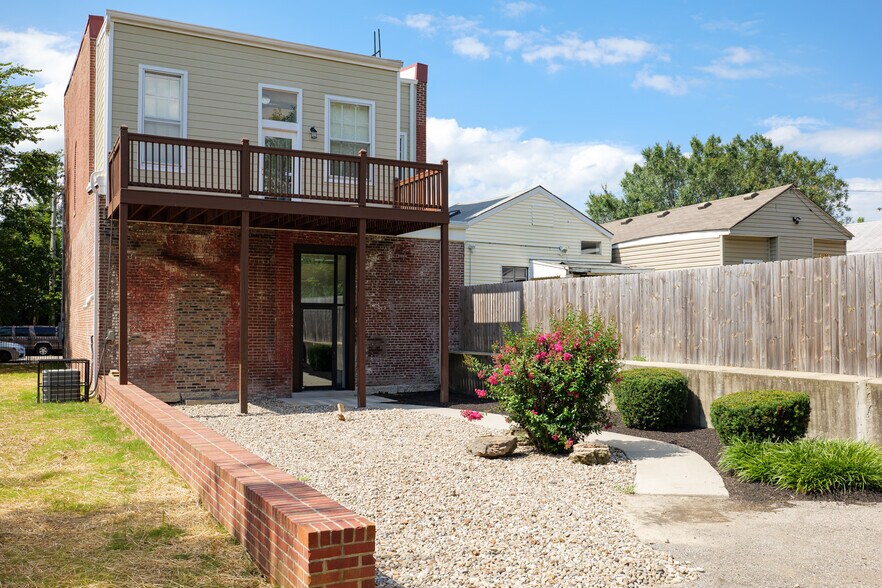 More Photos Of 1122 Rogers St, Louisville Police Fire Station For Sale