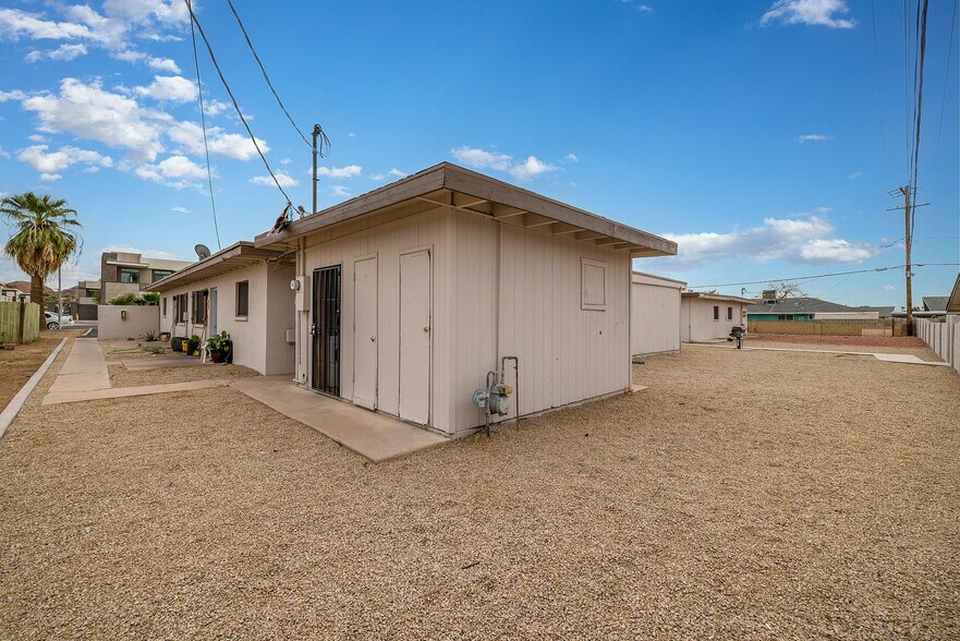 More Photos Of 2002-2010 N 50th St, Phoenix Apartments For Sale