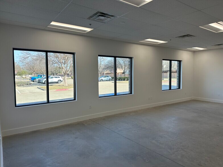 More Photos Of 10555 N County Rd, Frisco Showroom For Lease