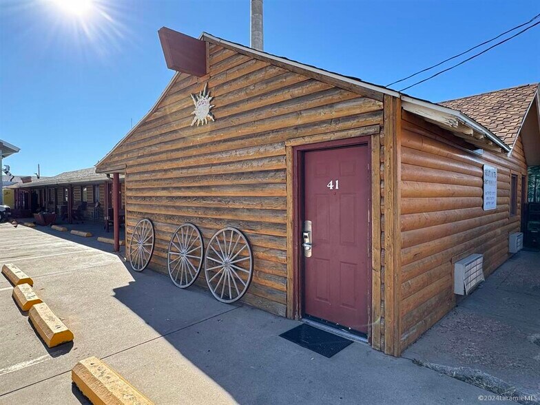 More Photos Of 960 N 3rd St, Laramie Hotel For Sale