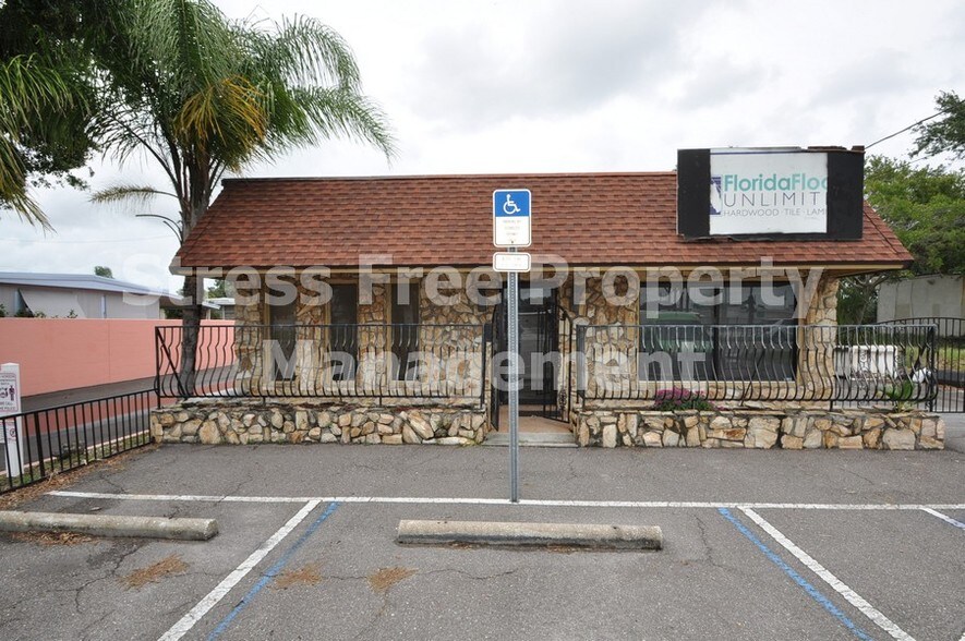 More Photos Of 2596 Nursery Rd, Clearwater Medical For Lease