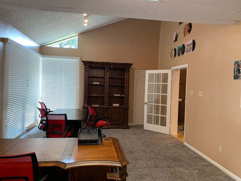 More Photos Of 14339 Torrey Chase Blvd, Houston Loft Creative Space For Sale