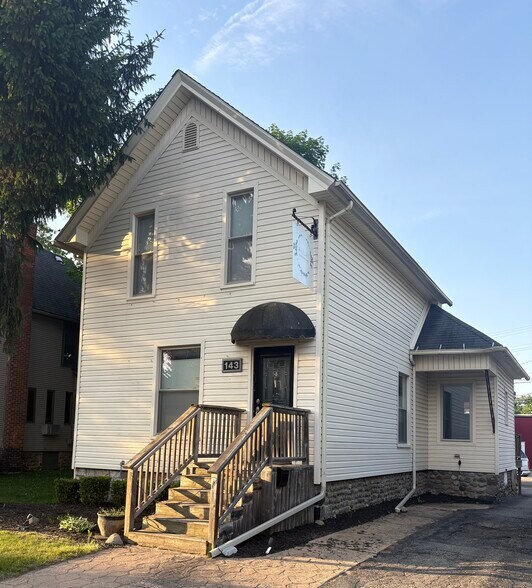 Primary Photo Of 143 W Saint Clair St, Romeo Medical For Sale