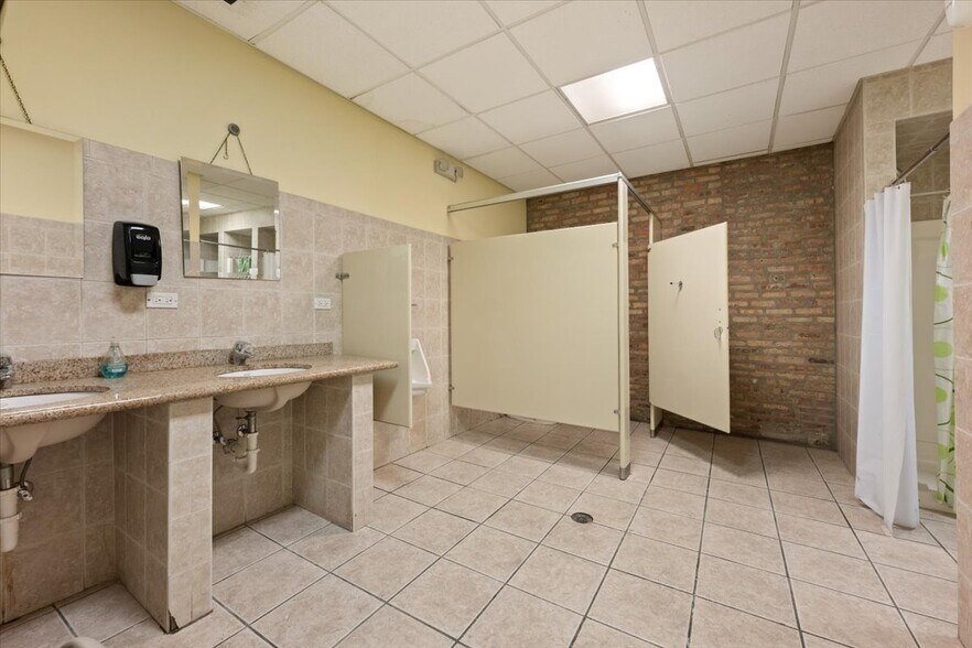 More Photos Of 7321 Madison St, Forest Park Restaurant For Sale