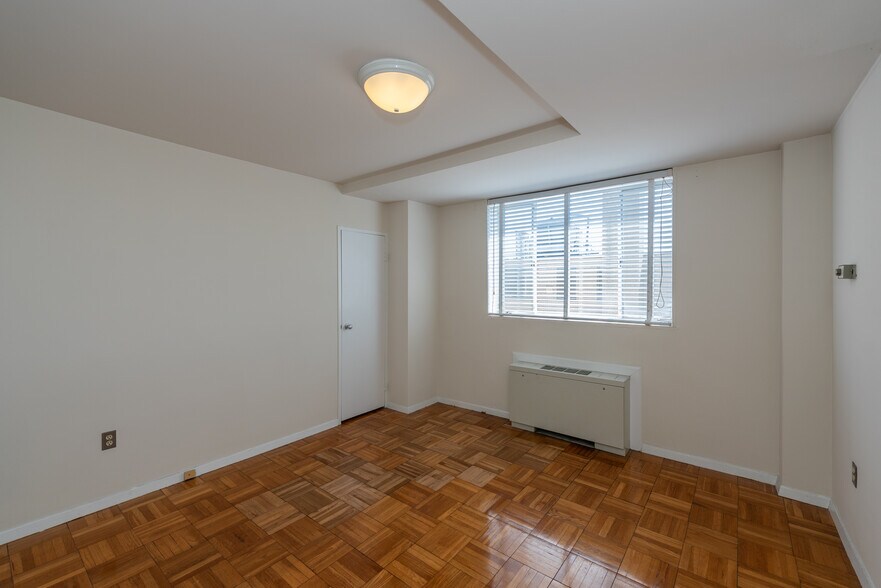 More Photos Of 2712 Wisconsin Ave NW, Washington Apartments For Sale