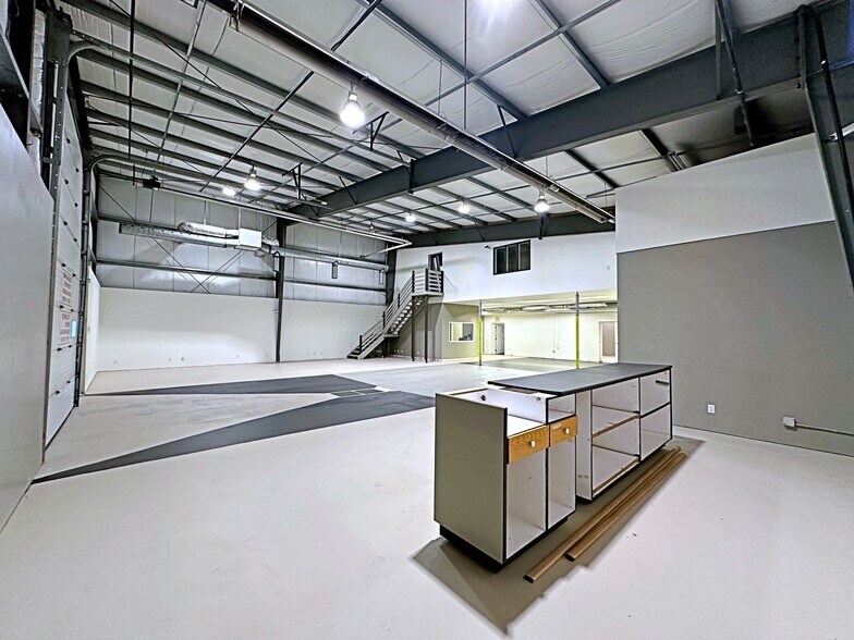 More Photos Of 195 Mackay Cres, Fort McMurray Warehouse For Sale