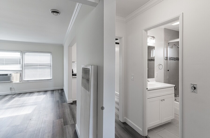 More Photos Of 8819 Reading Ave, Los Angeles Apartments For Sale