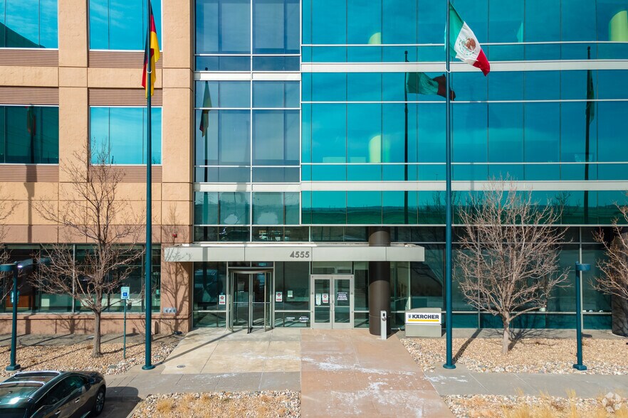 More Photos Of 4555 Airport Way, Denver Office For Sale