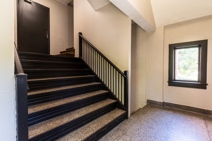 More Photos Of 1743 Culbertson Ave, New Albany Apartments For Sale