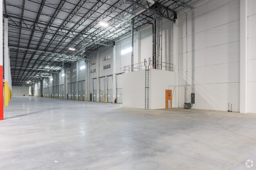 More Photos Of 1305 Hwy 42 South, McDonough Unknown For Lease
