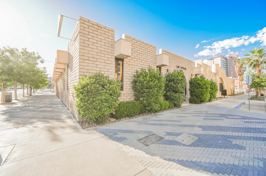 More Photos Of 630 S 3rd St, Las Vegas Office For Sale