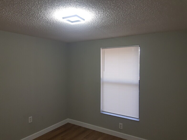 More Photos Of 311 58th Ave E, Bradenton Apartments For Sale